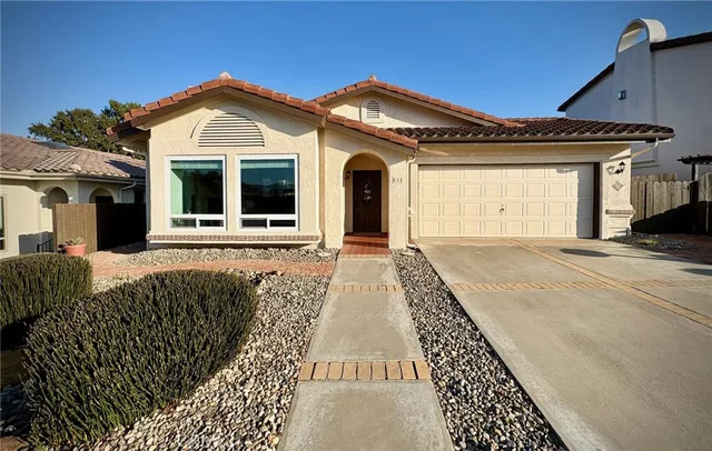 $999,000 | 834 North 5th Street, Grover Beach, CA 93433