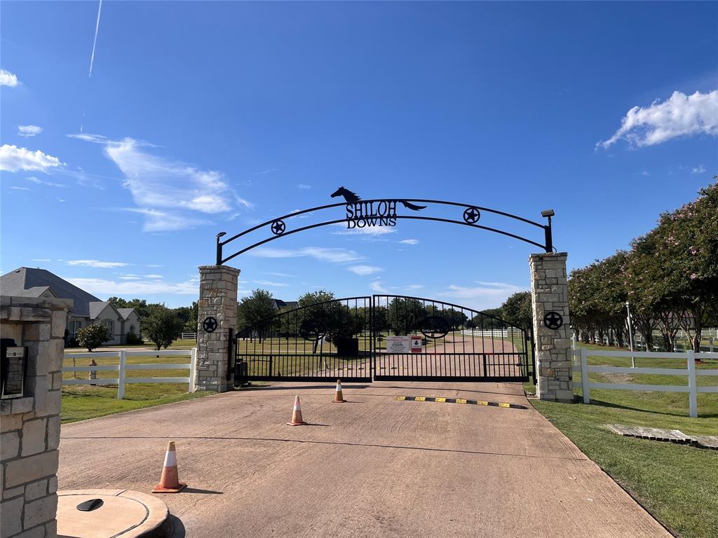 264 Sidewinder Loop Red Oak, TX 75154 - Photo 2 of 13 a view of a tennis court