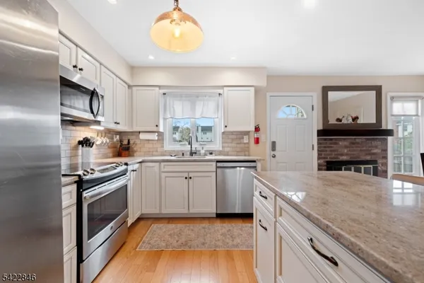 $415,000 | 1709 William And Mary Common, Hillsborough, NJ 08844