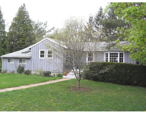 66 Brookfield Road Andover, MA 01810 - Photo 1 of 7 Gallery Image 1