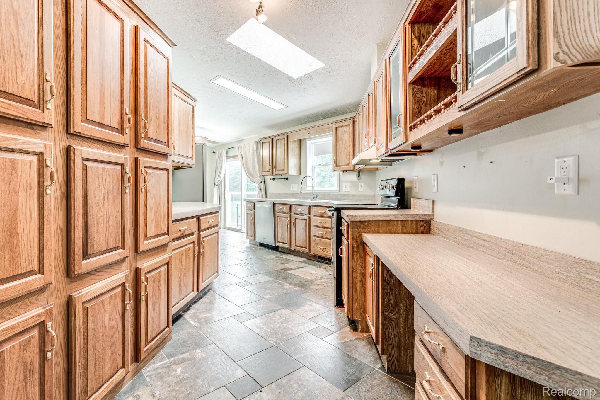 7388 Ross Road Almont, MI 48003 - Photo 8 of 45 14.jpg