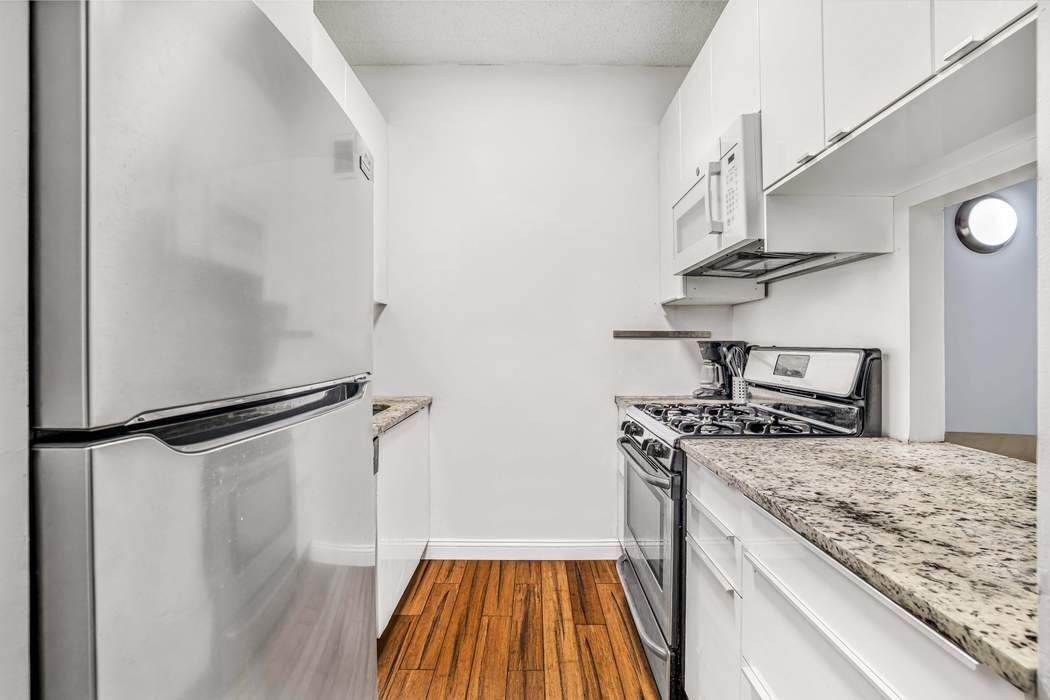 280 Rector Place, Unit 1I Manhattan, NY 10280 - Photo 3 of 9