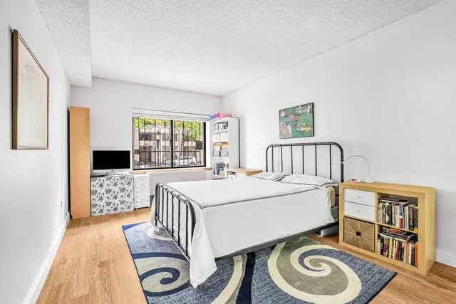 $499,000 | 280 Rector Place, Unit 1I | Battery Park City