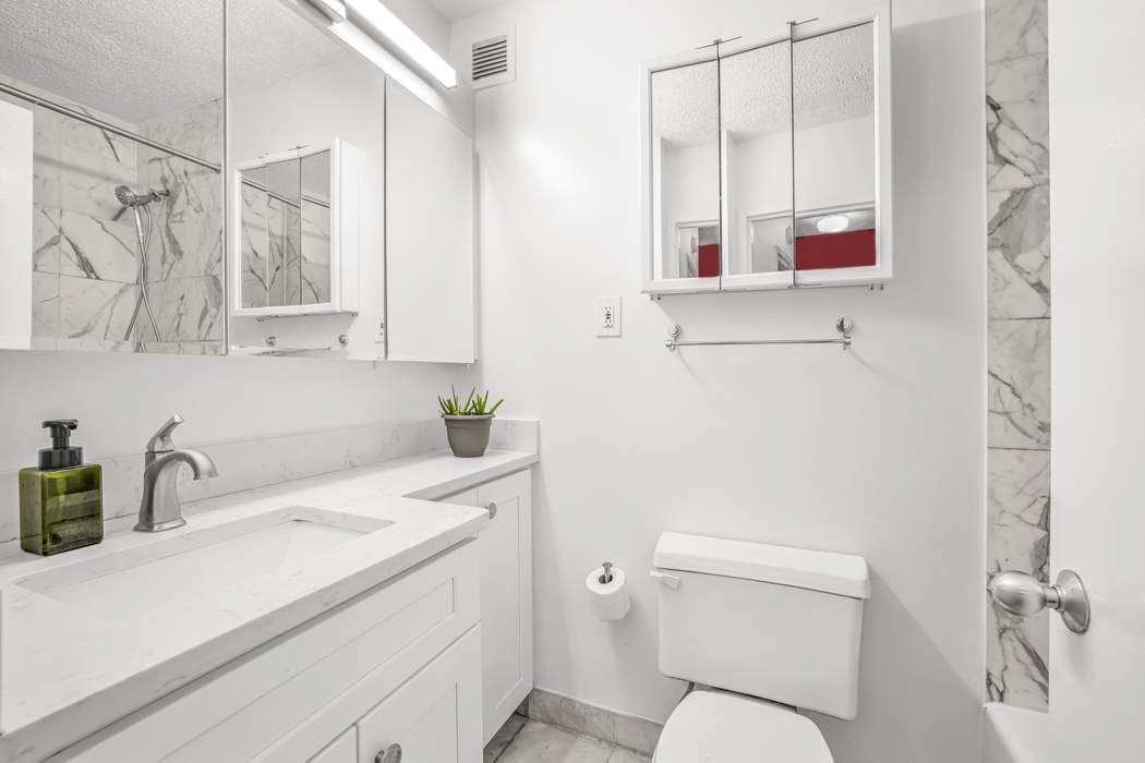 280 Rector Place, Unit 1I Manhattan, NY 10280 - Photo 5 of 9