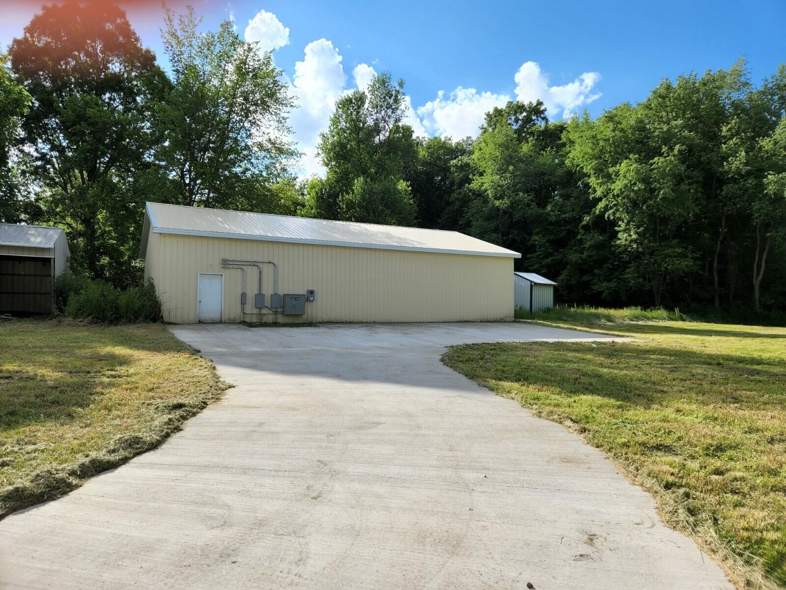 13292 Clinton Road Onondaga, MI 49264 - Photo 8 of 55 20220609_180635