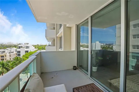 $372,000 | 1200 West Avenue, Unit 819, Miami Beach, FL 33139