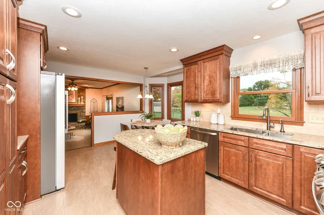 $389,900 | 9919 Harbour Pines Court, Indianapolis, IN 46256