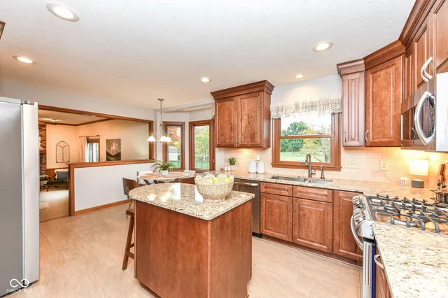 $389,900 | 9919 Harbour Pines Court, Indianapolis, IN 46256