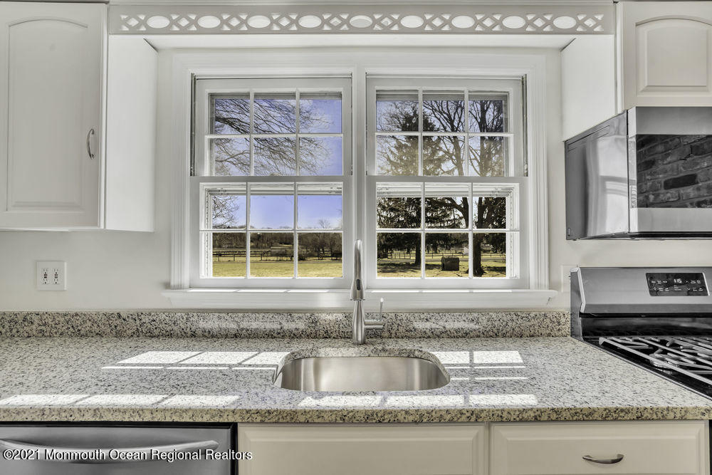 13 Colonial Terrace Colts Neck, NJ 07722 - Photo 20 of 49 024_dsc09399