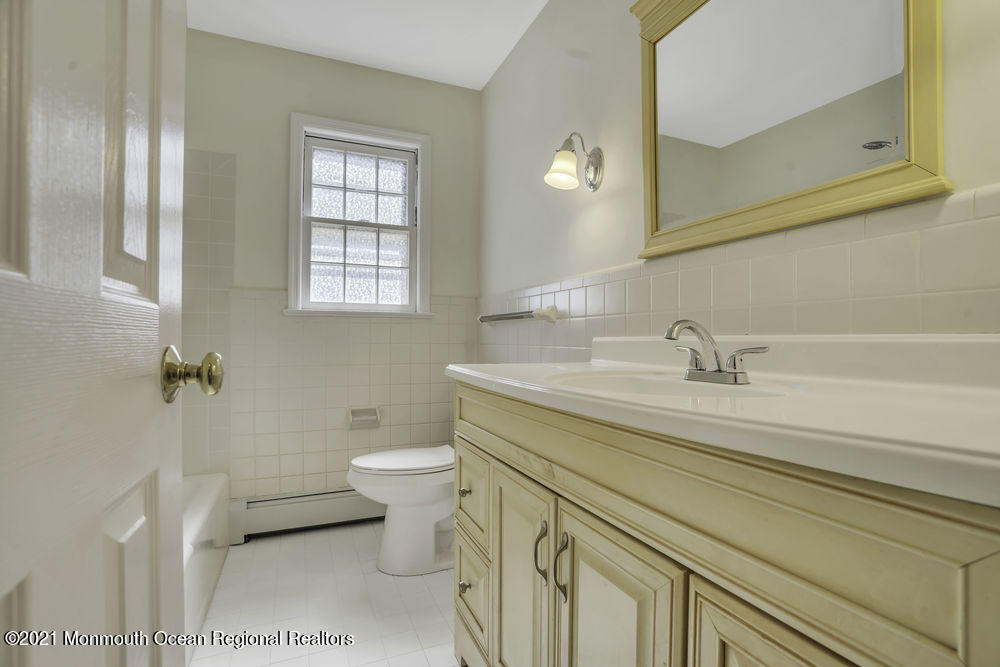13 Colonial Terrace Colts Neck, NJ 07722 - Photo 25 of 49 030_dsc09439