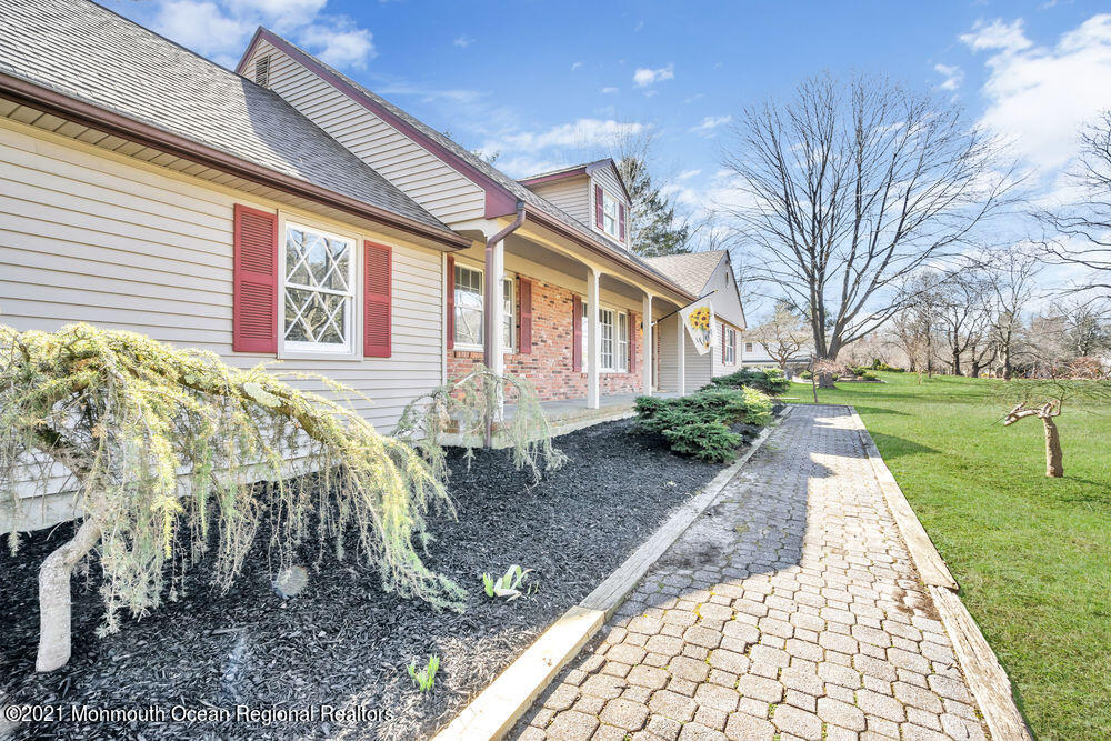 13 Colonial Terrace Colts Neck, NJ 07722 - Photo 4 of 49 008_dsc09664_1