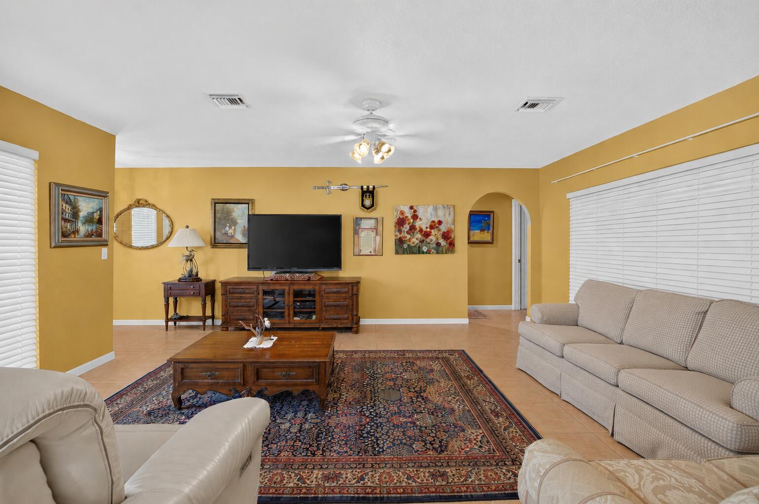 200 Southwest 7th Avenue Boca Raton, FL 33486 - Photo 10 of 14 Living Room