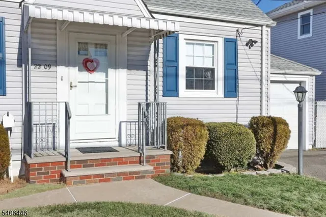 $525,900 | 22-06 Arcadia Road, Fair Lawn, NJ 07410