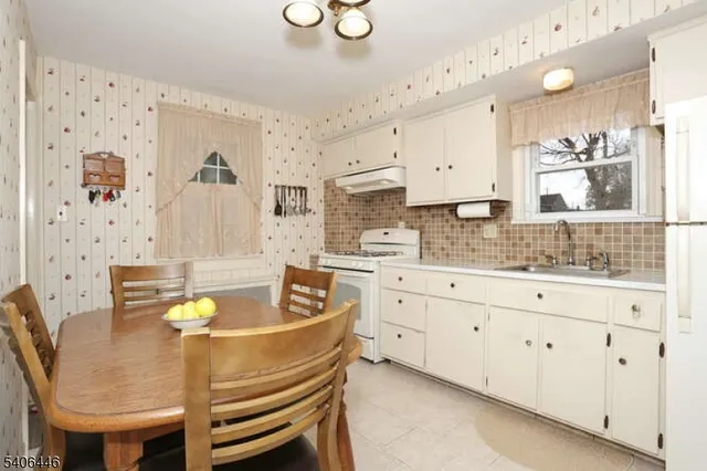 $525,900 | 22-06 Arcadia Road, Fair Lawn, NJ 07410