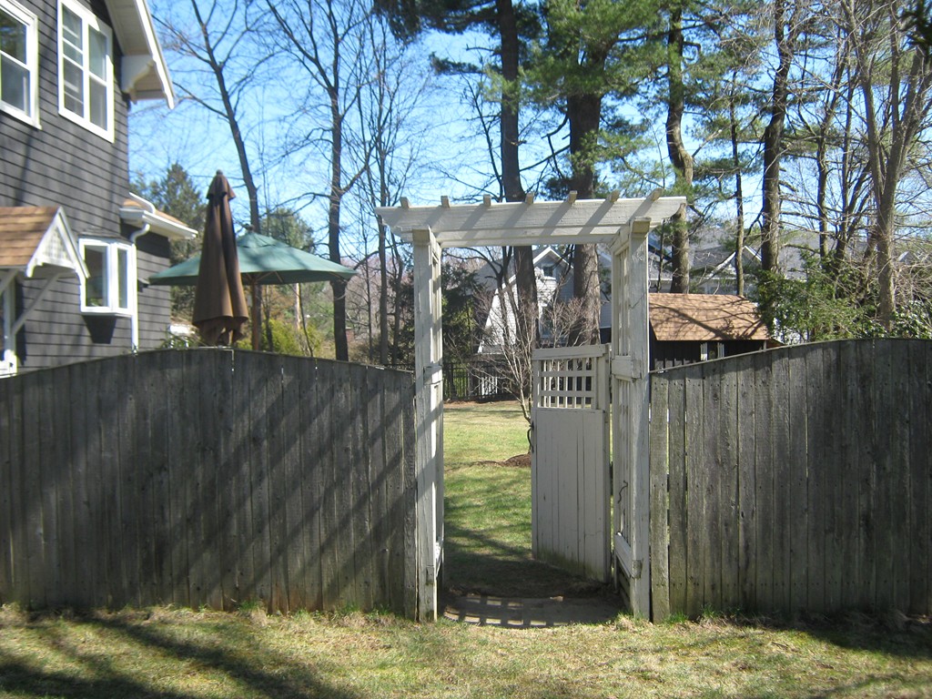 36 Marked Tree Road Needham, MA 02492 - Photo 3 of 28