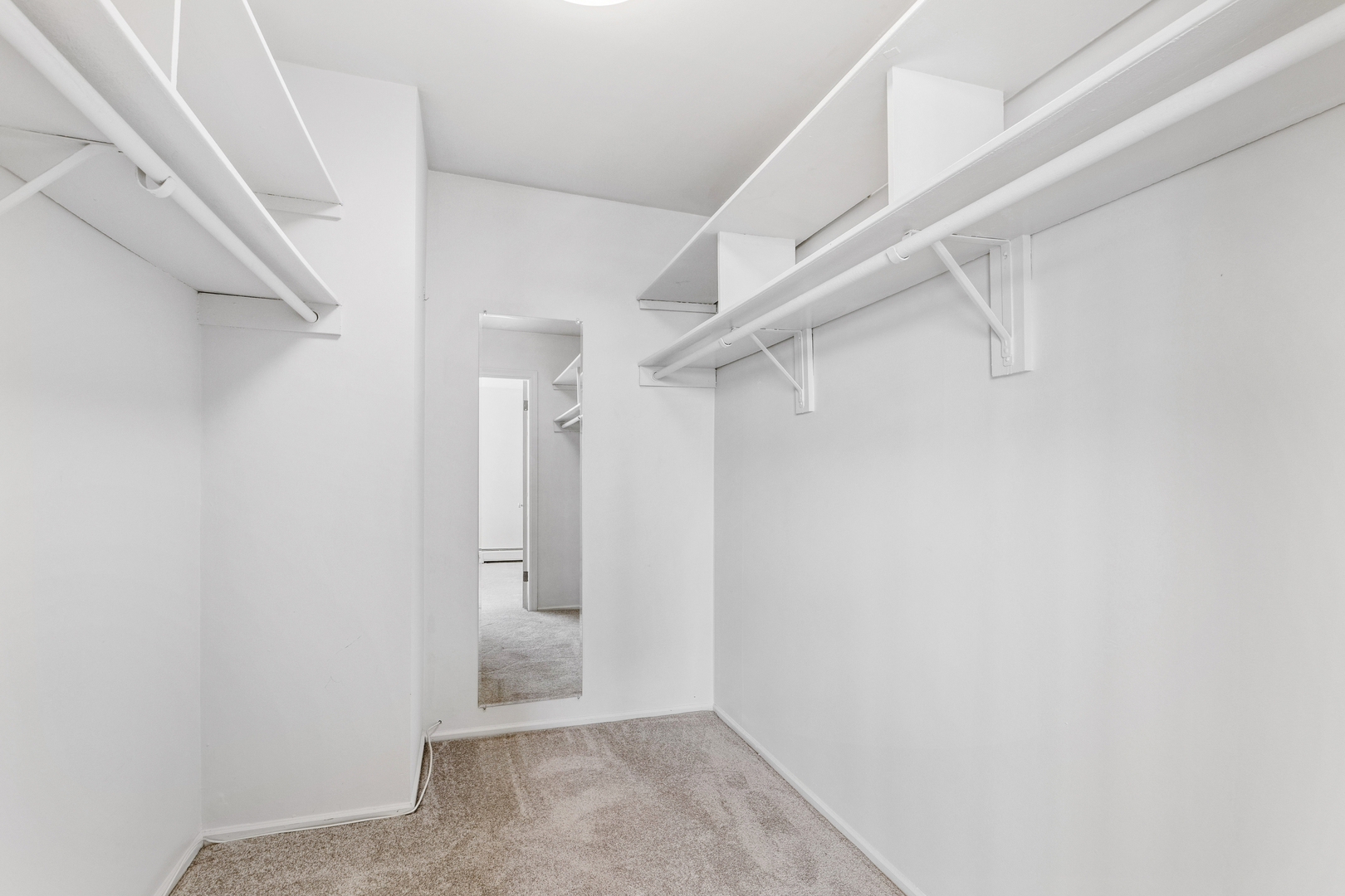 6325 North Sheridan Road, Unit 1606 Chicago, IL 60660 - Photo 13 of 21
