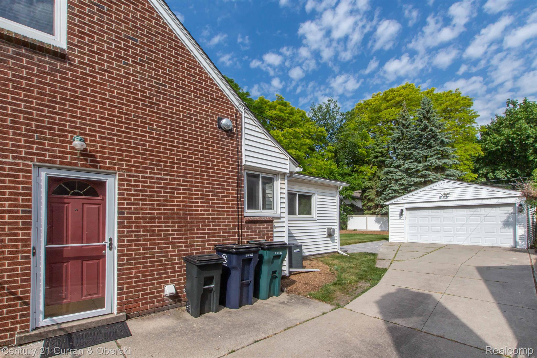 2814 Bembridge Road Royal Oak, MI 48073 - Photo 38 of 46 2 Car Garage