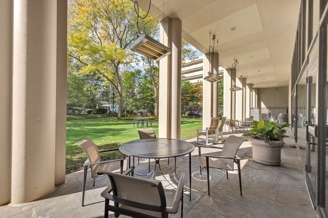 $1,095,000 | 65 East India Row, Unit 23G, Boston, MA 02110