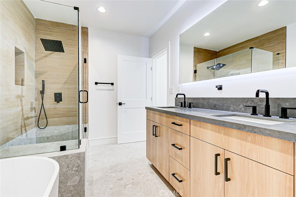 2304 Grant Avenue, Unit B Redondo Beach, CA 90278 - Photo 13 of 27