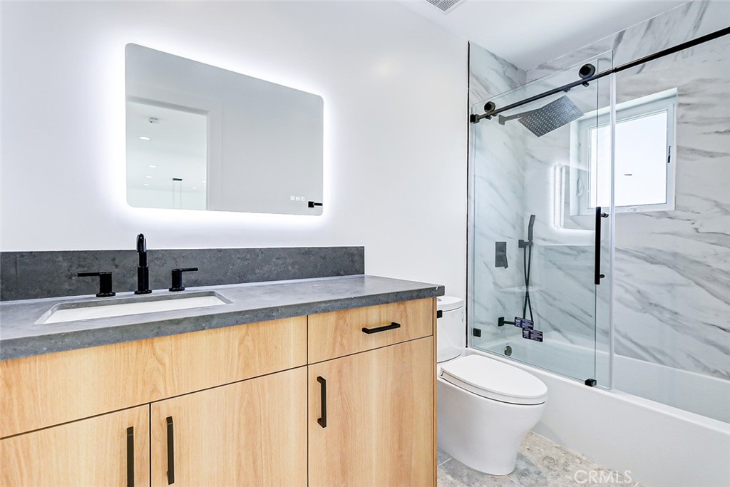 2304 Grant Avenue, Unit B Redondo Beach, CA 90278 - Photo 20 of 27