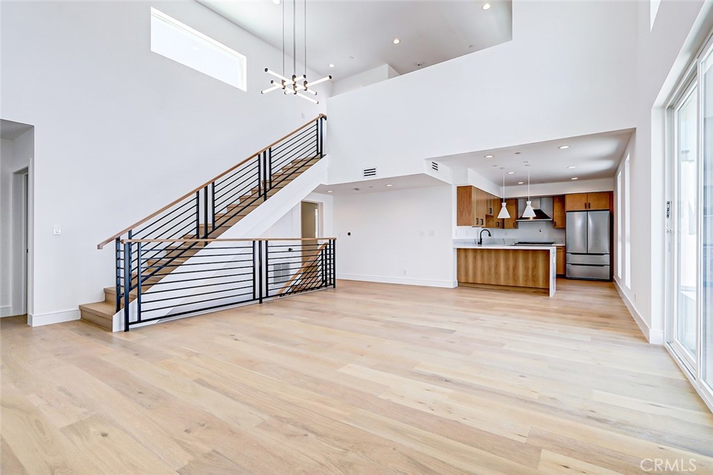 2304 Grant Avenue, Unit B Redondo Beach, CA 90278 - Photo 4 of 27