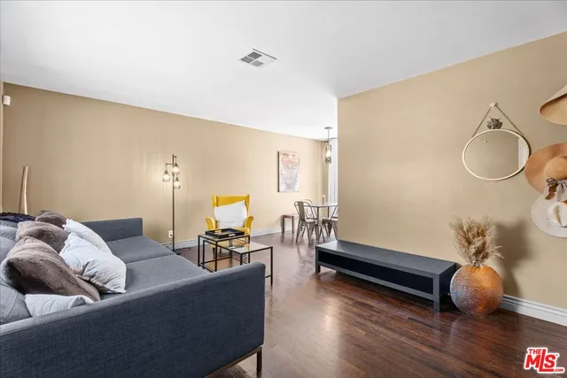 $3,500 | 17512 Bullock Street, Encino, CA 91316