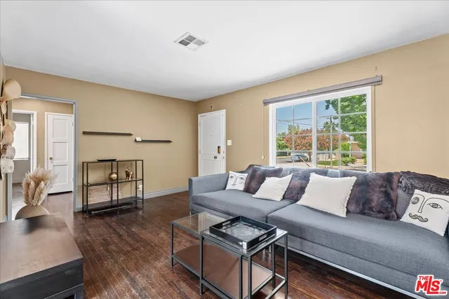 $3,500 | 17512 Bullock Street, Encino, CA 91316