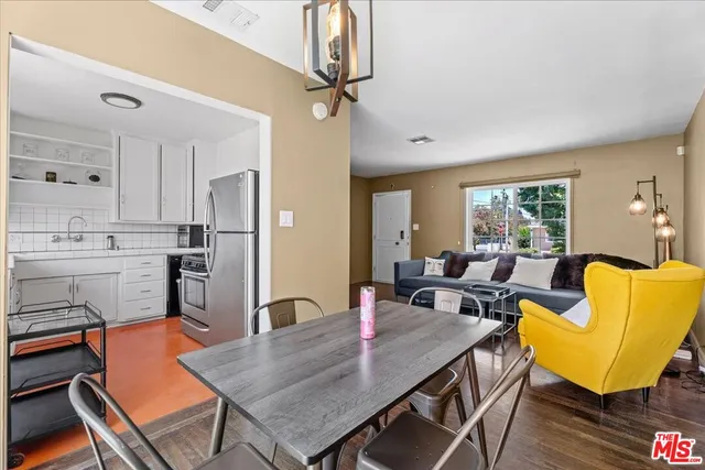 $3,500 | 17512 Bullock Street, Encino, CA 91316