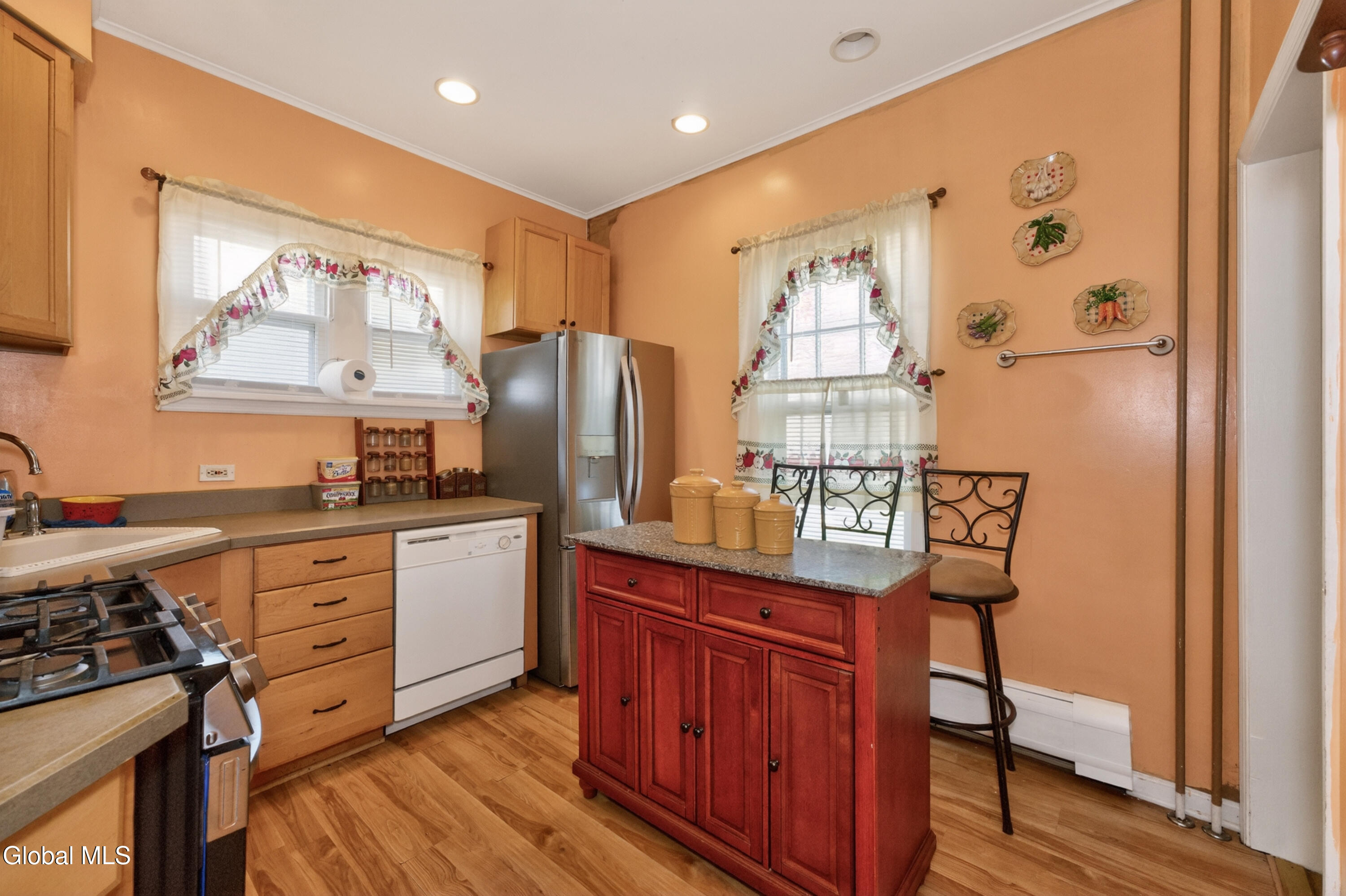 1648 Randolph Road Schenectady, NY 12308 - Photo 18 of 34 5 Kitchen 2