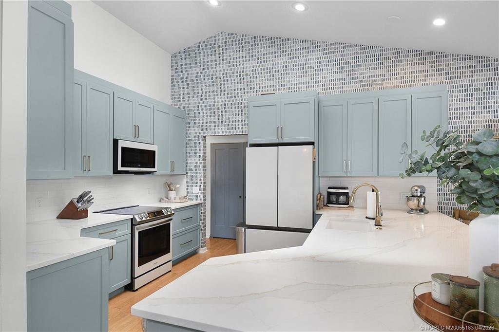 352 Southwest Ridge Lane Stuart, FL 34994 - Photo 37 of 74 Gallery Image 37