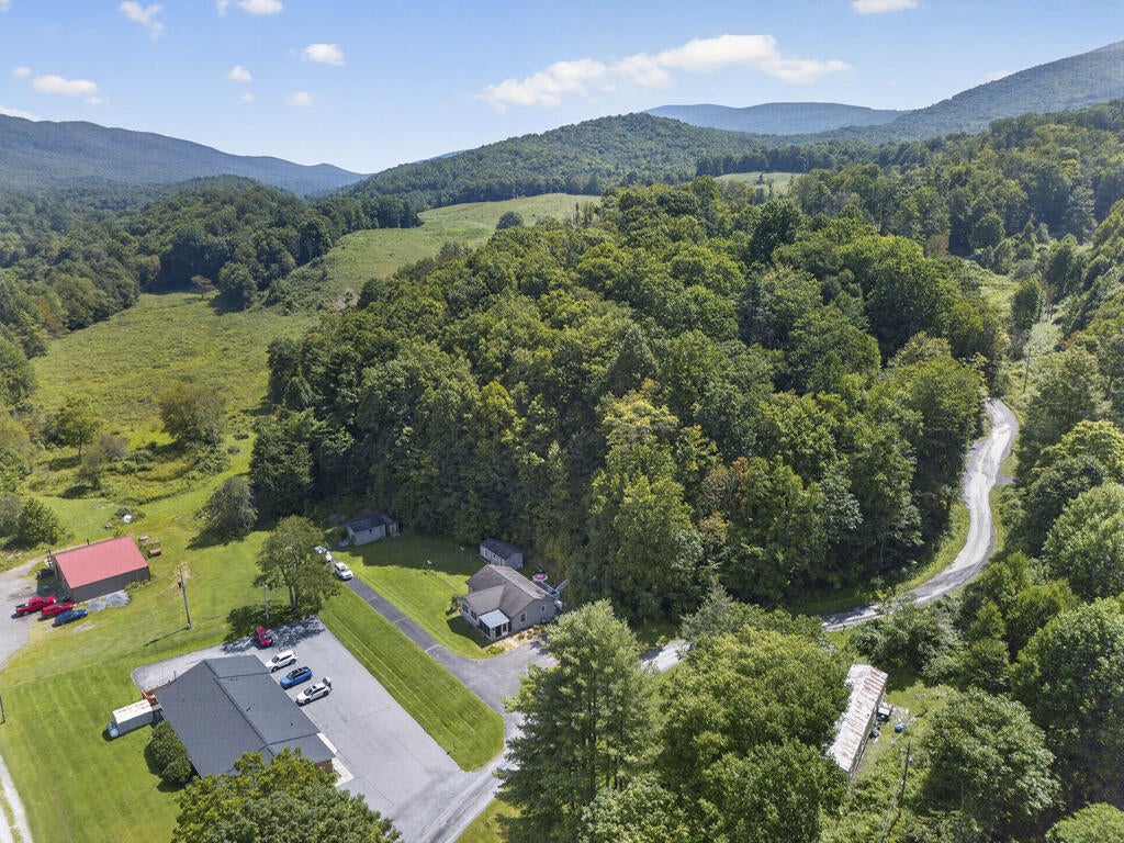 20483 Azen Road Damascus, VA 24236 - Photo 8 of 35 Gallery Image 8