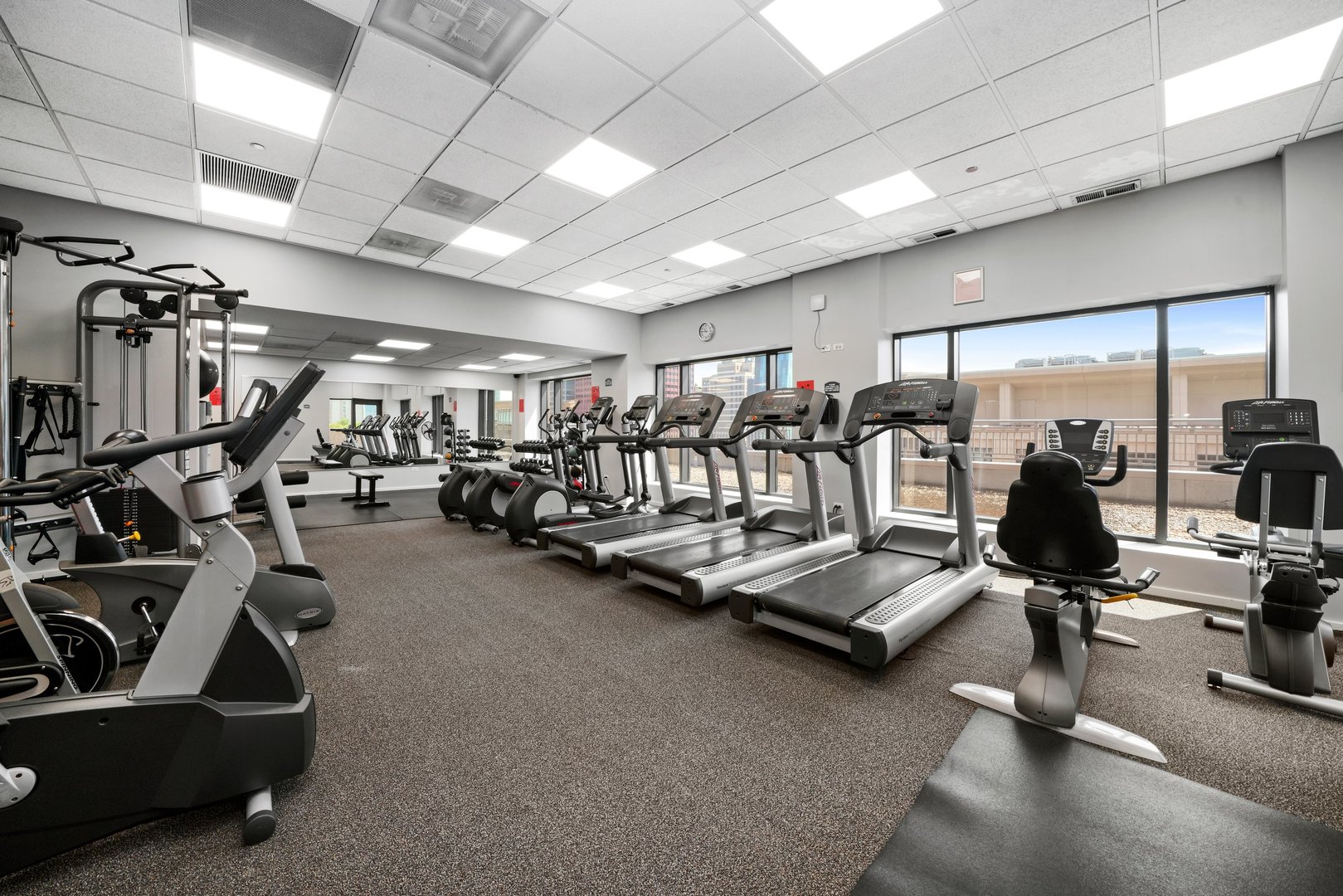 520 South State Street, Unit 503 Chicago, IL 60605 - Photo 23 of 25 a view of a room with gym equipment