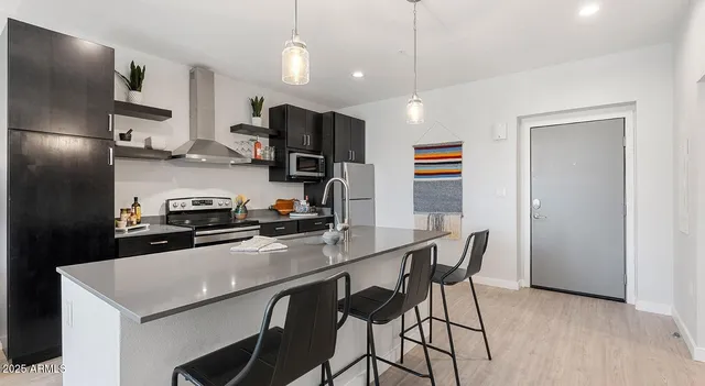 $1,404 | 6025 West Thomas Road, Unit 1, Phoenix, AZ 85033