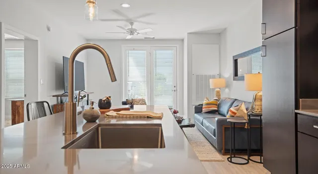 $1,404 | 6025 West Thomas Road, Unit 1, Phoenix, AZ 85033