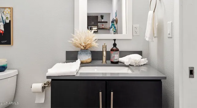 $1,404 | 6025 West Thomas Road, Unit 1, Phoenix, AZ 85033