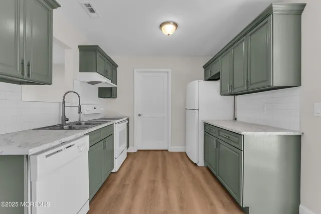 $2,550 | 64 Georgetown Boulevard, Barnegat, NJ 08005