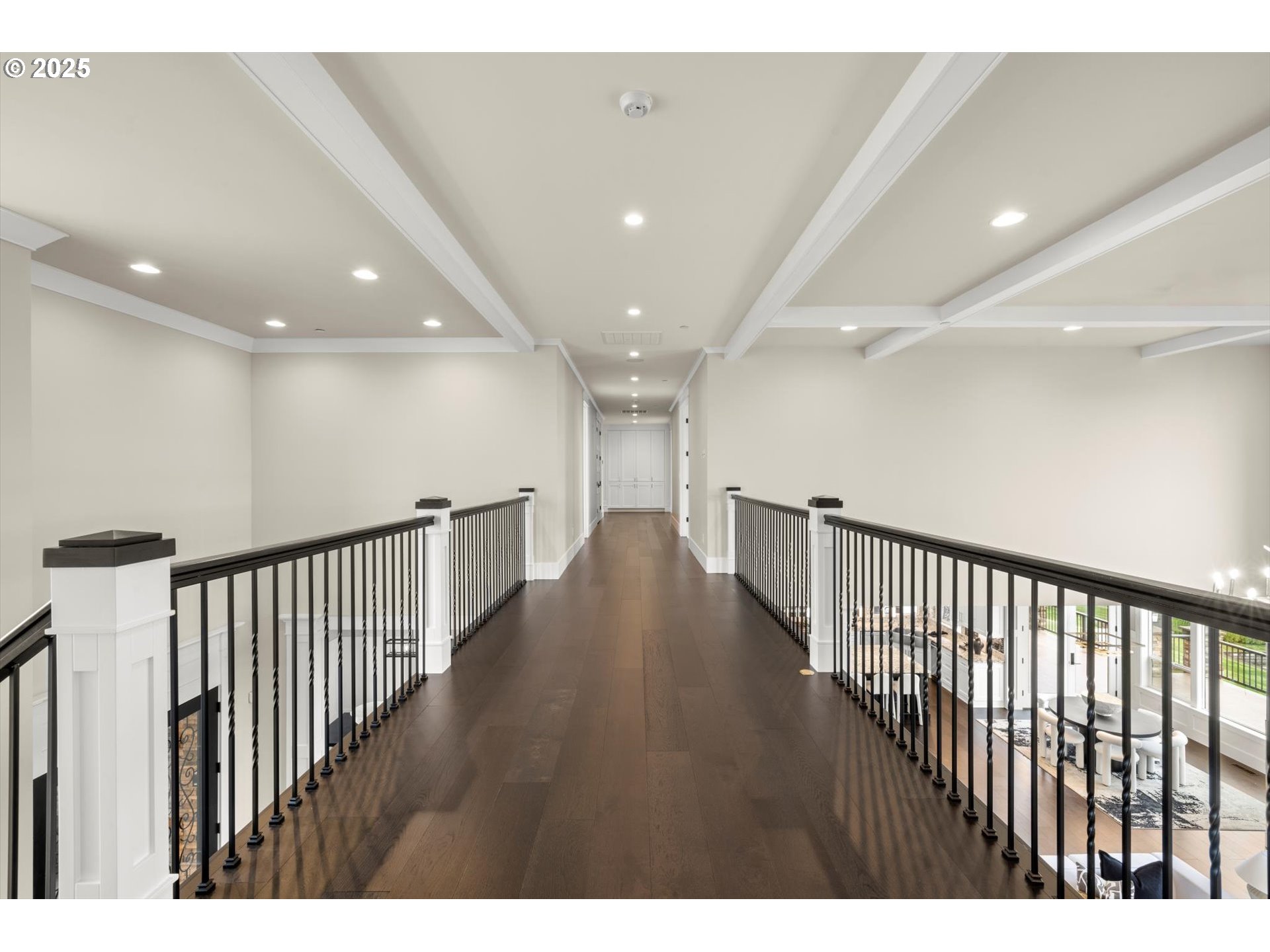 900 Northwest 216th Circle Ridgefield, WA 98642 - Photo 17 of 47 a view of a hallway