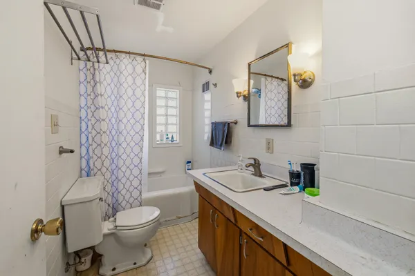 $2,800 | 446 North Powers Street, Port Washington, WI 53074