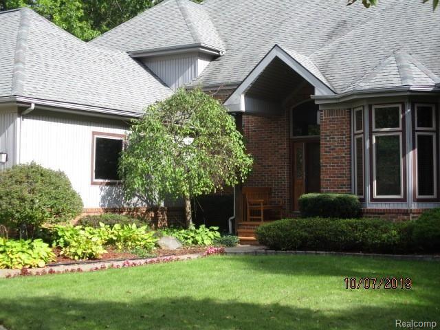 11080 Tipsico Lake Road Fenton, MI 48430 - Photo 3 of 41 IMG_3940.JPG