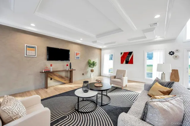 $1,898,888 | 61 Stephen Drive, Plainview, NY 11803