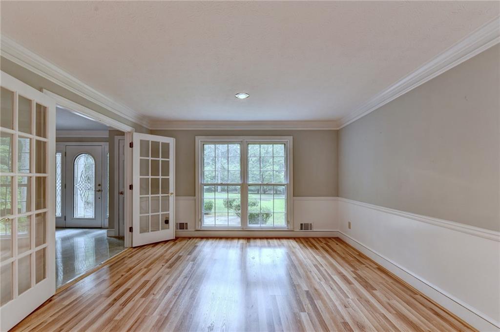 385 5 Acre Road Alpharetta, GA 30004 - Photo 18 of 37