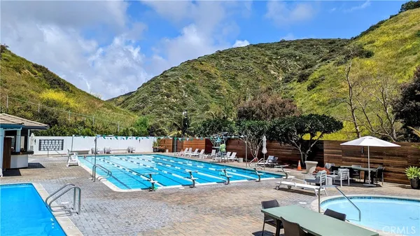 a view of a tennis court