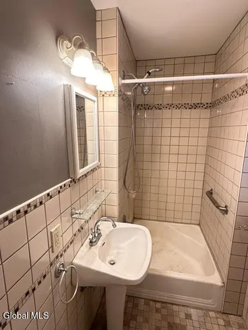 $165,000 | 29 Buchanan Street, Albany, NY 12206