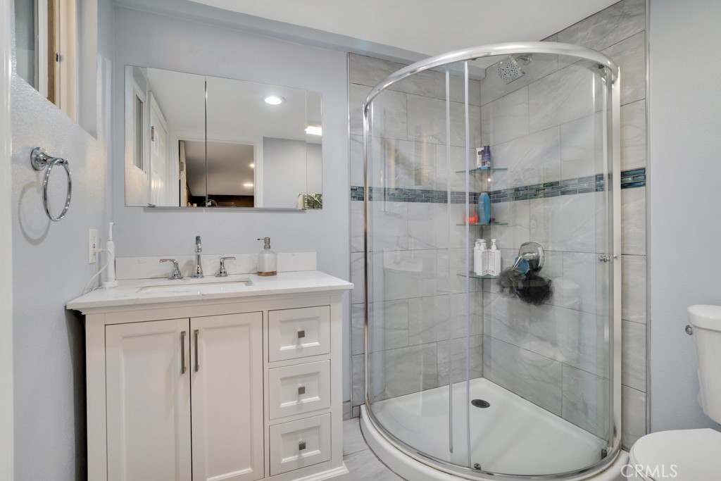 1059 Rambling Road Simi Valley, CA 93065 - Photo 22 of 50 bath 3 access from patio or bedroom 4
