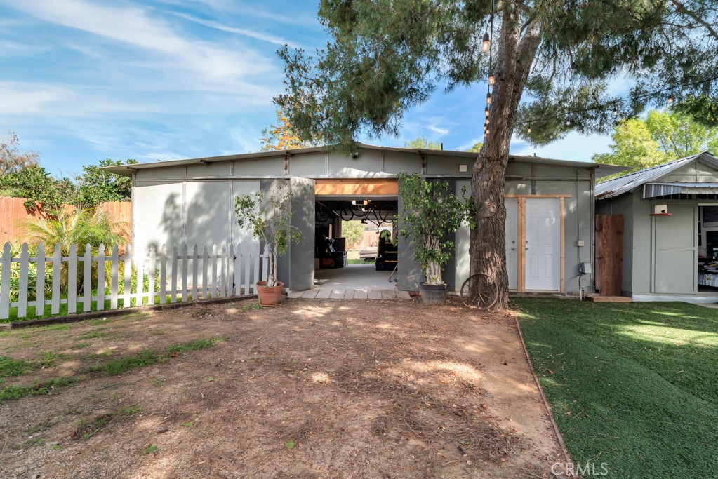1059 Rambling Road Simi Valley, CA 93065 - Photo 28 of 50 2 half baths on right of barn
