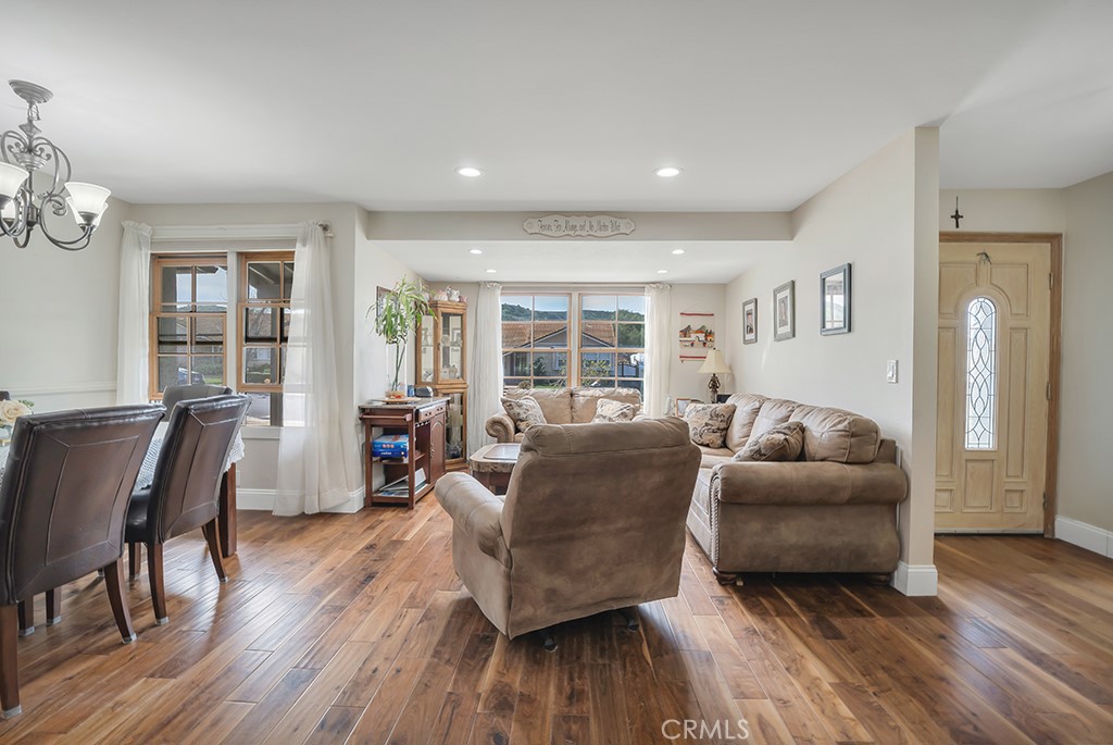 1059 Rambling Road Simi Valley, CA 93065 - Photo 6 of 50