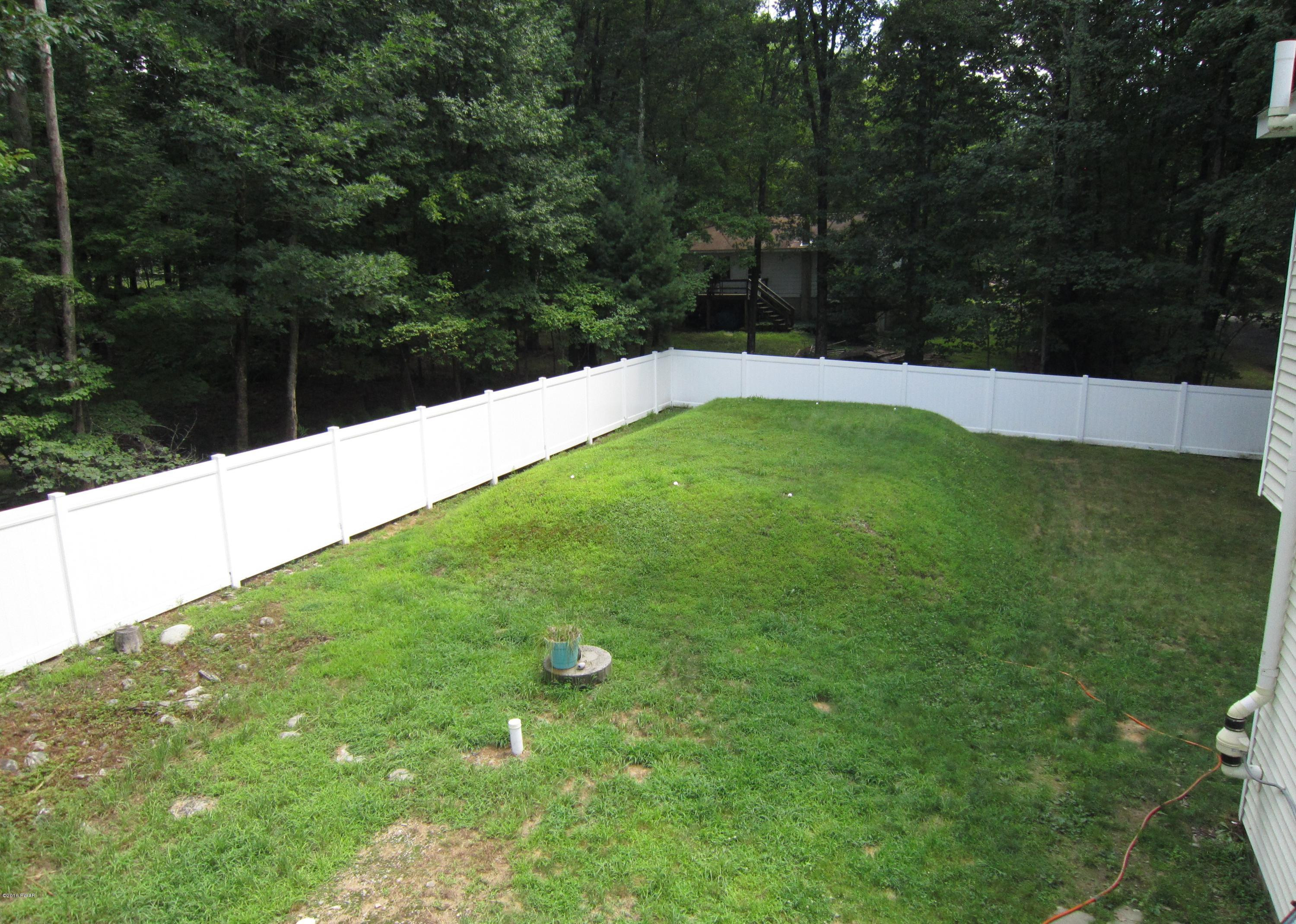 103 Rim Court Milford, PA 18337 - Photo 3 of 16