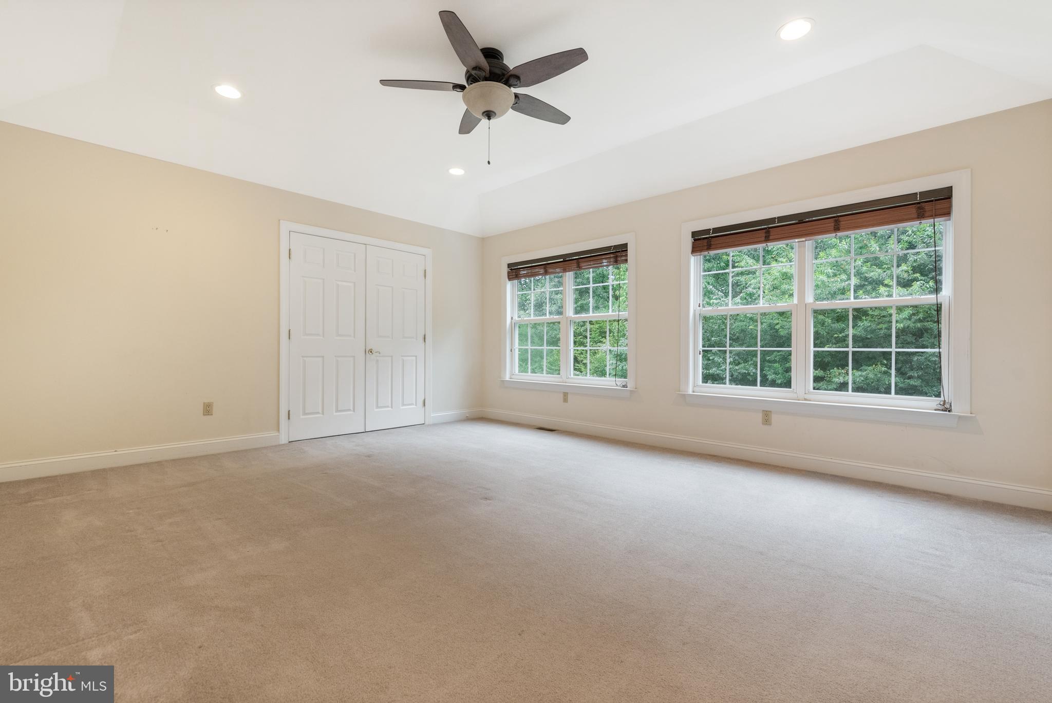 746 Kelli Lane Springfield, PA 19064 - Photo 25 of 35 Large master bath with wooded views