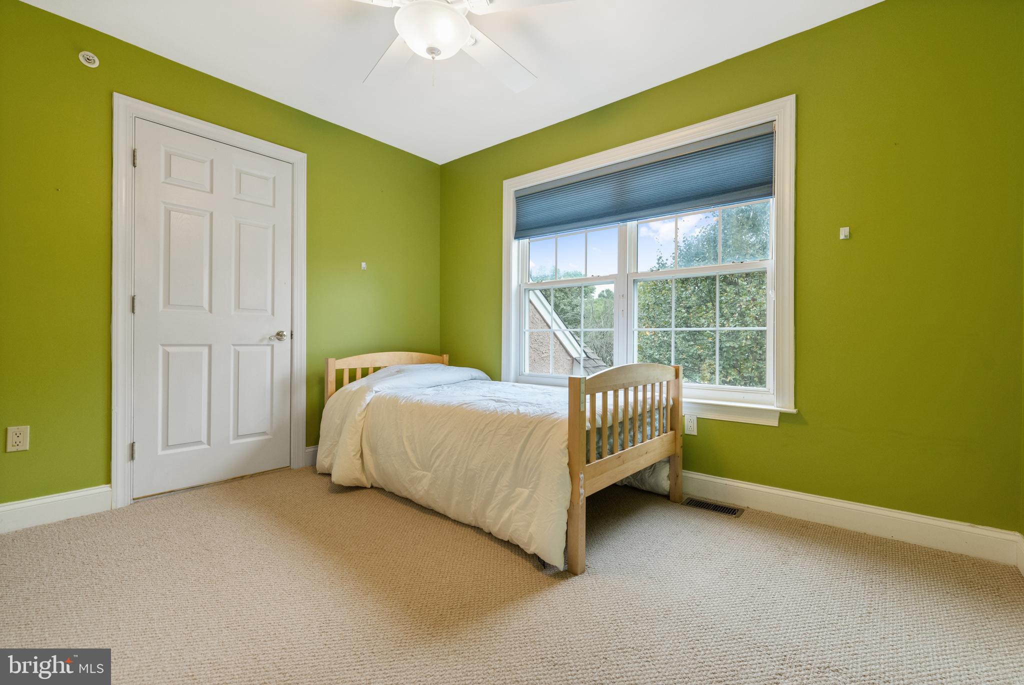 746 Kelli Lane Springfield, PA 19064 - Photo 26 of 35 Second bedroom with direct access to full bath