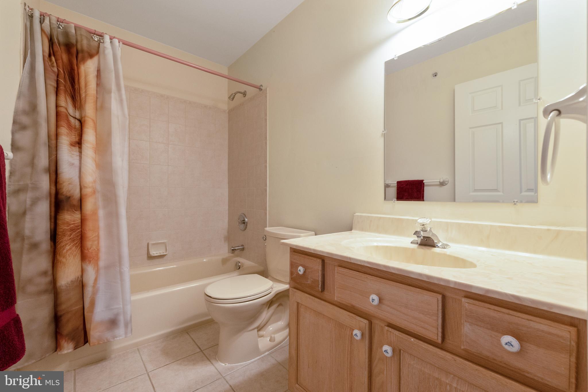 746 Kelli Lane Springfield, PA 19064 - Photo 31 of 35 Private bath for 4th bedroom